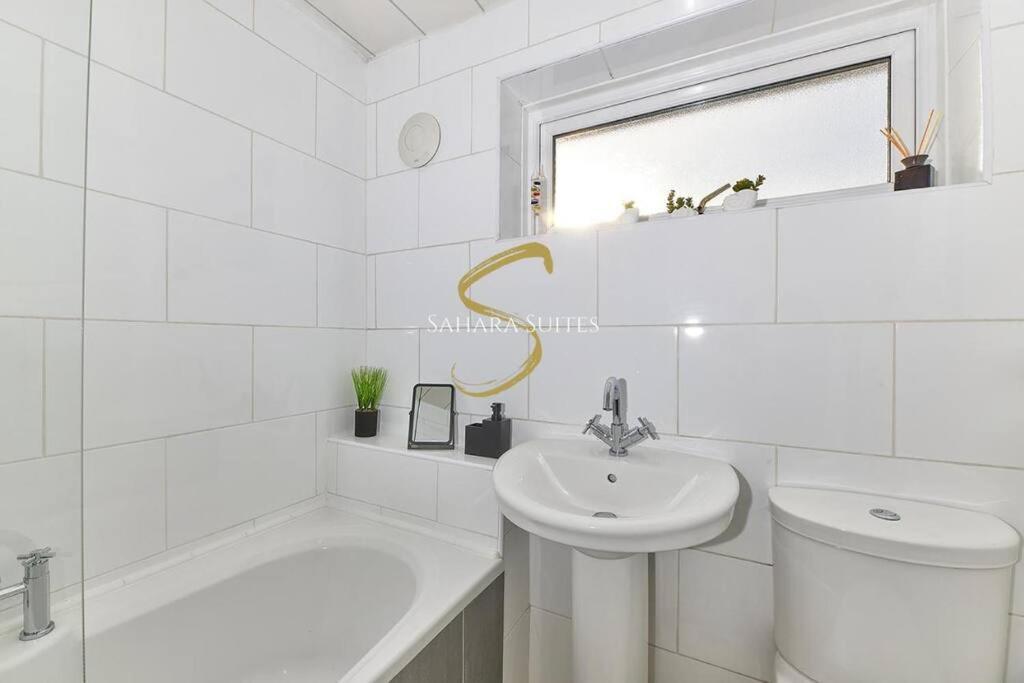 Long Stays - Cosy 3Br - Newcastle Retreat - Rvi & City Centre - Garden - Parking - Near High Street Newcastle upon Tyne