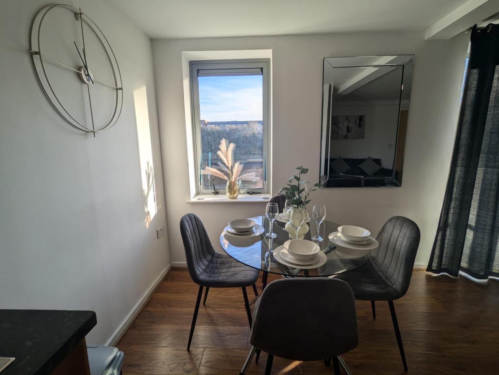 Two Bedroom Quayside River View *
