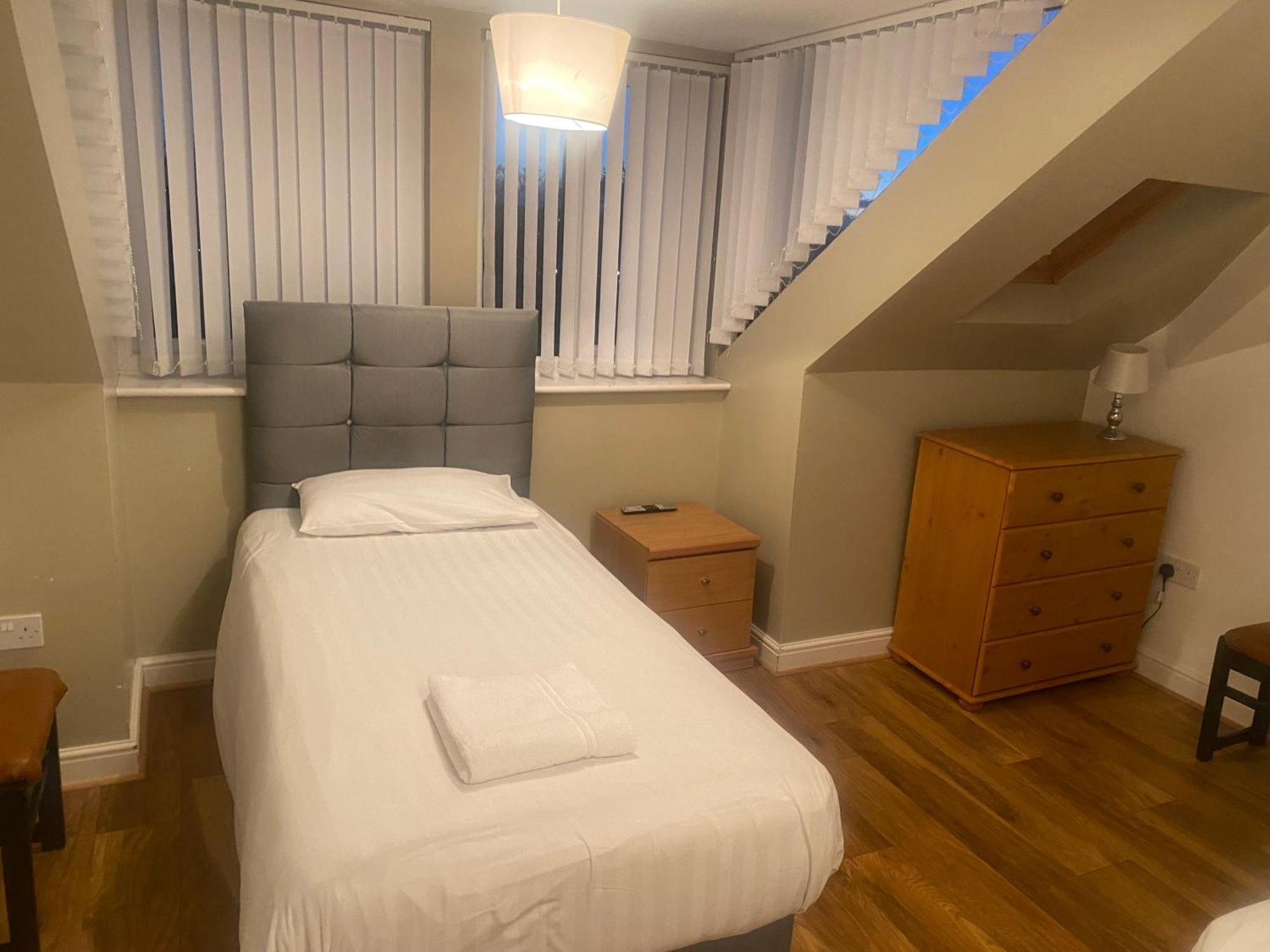 The Clifton 3*