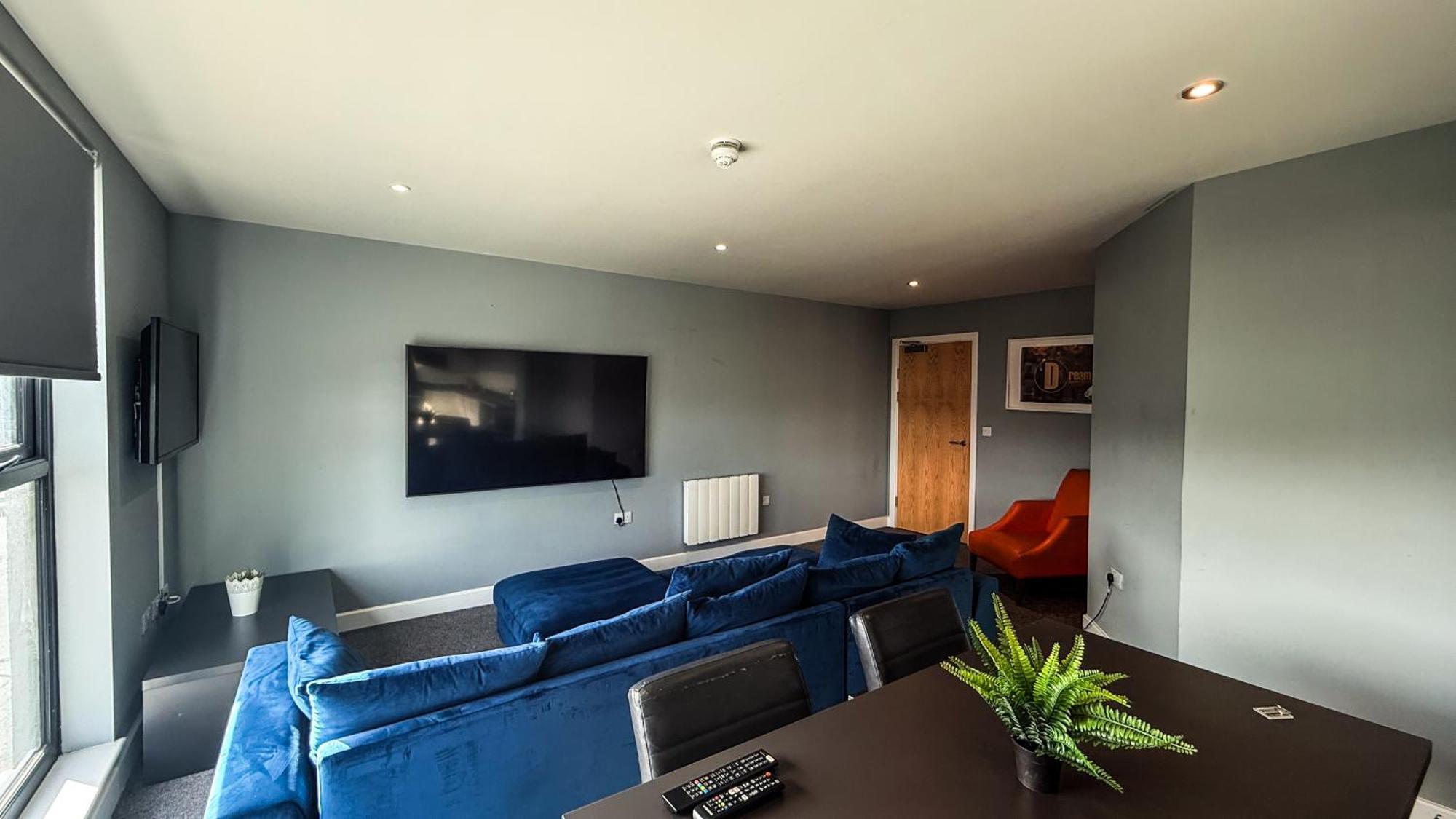 Modern With Views Of The Quayside Sleep 8 Free Parking