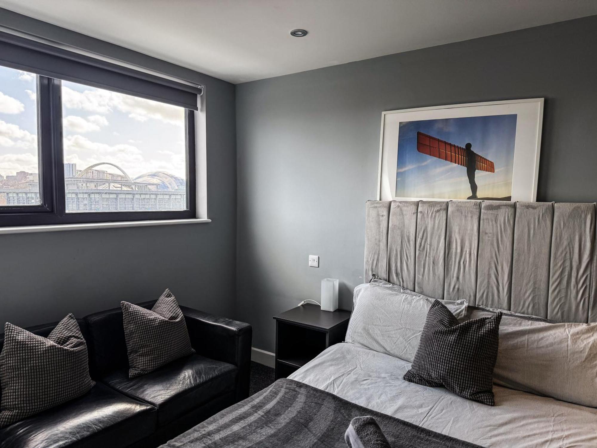 Modern With Views Of The Quayside Sleep 8 Free Parking