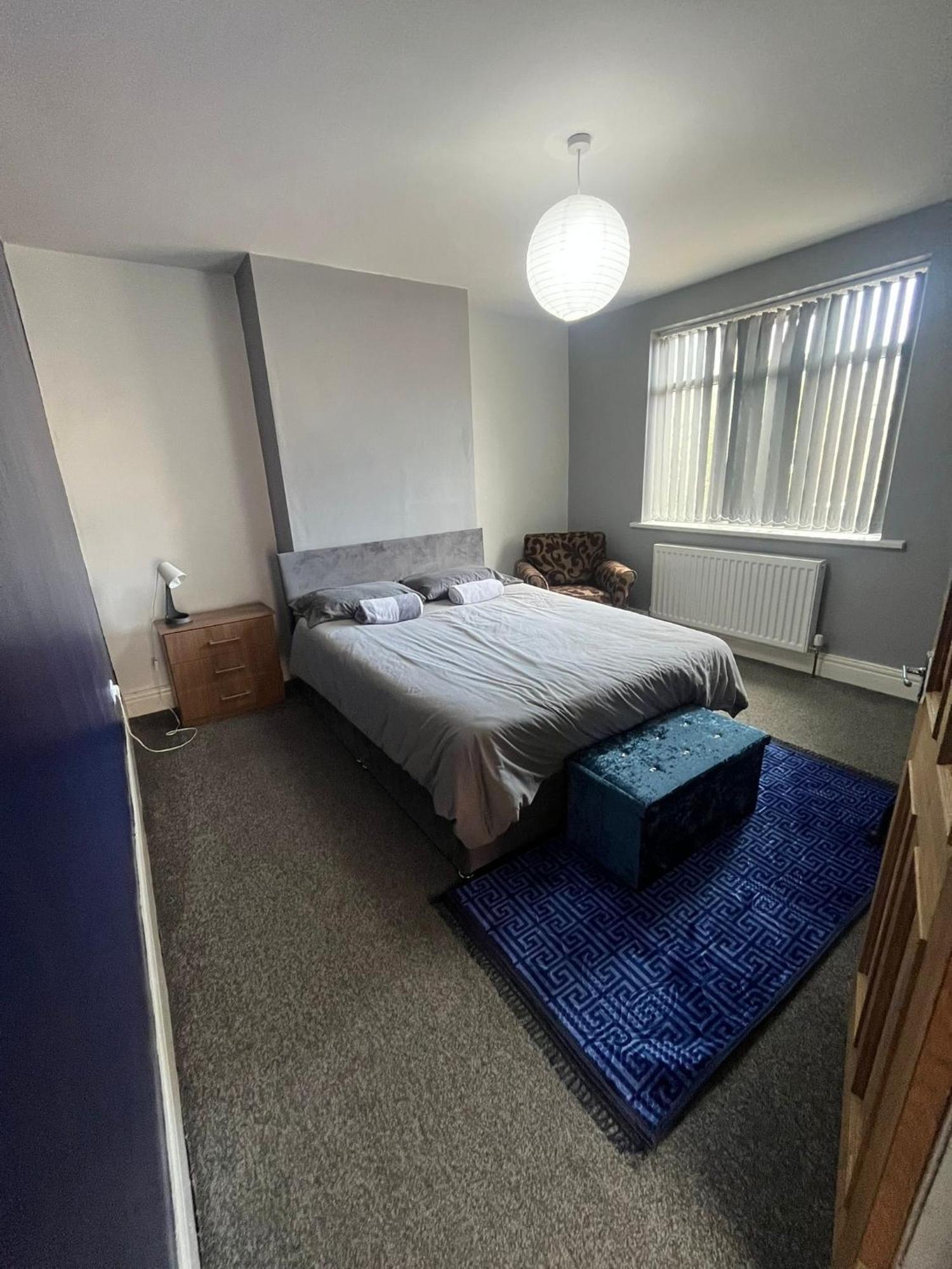 Holiday home Giga Residential 4 Bedrooms, 8 Guests , Near Centre, Arcade Machine, Sky Tv, Netflix, Free Wifi, Free Parking Newcastle upon Tyne