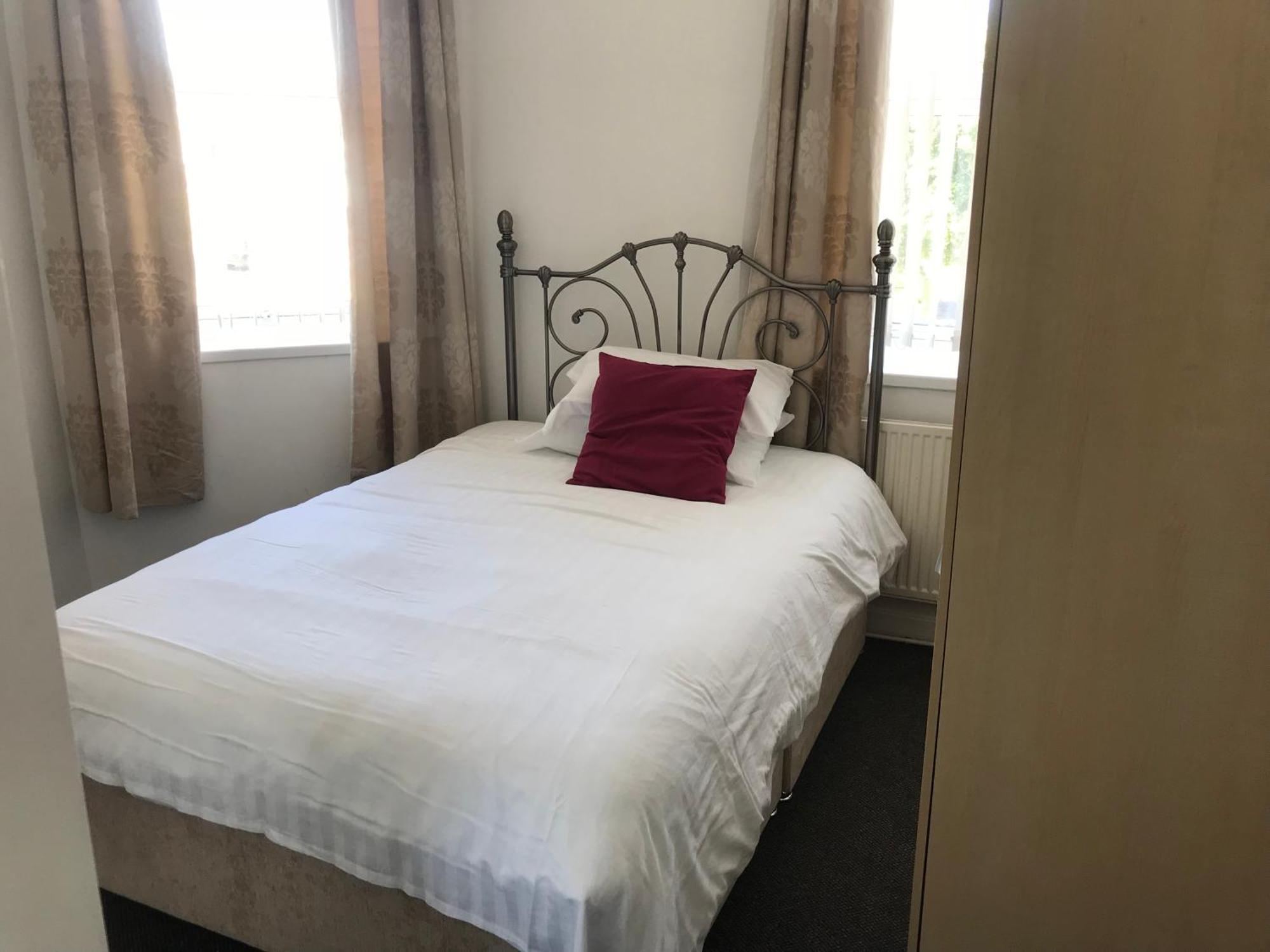 The Clifton 3*