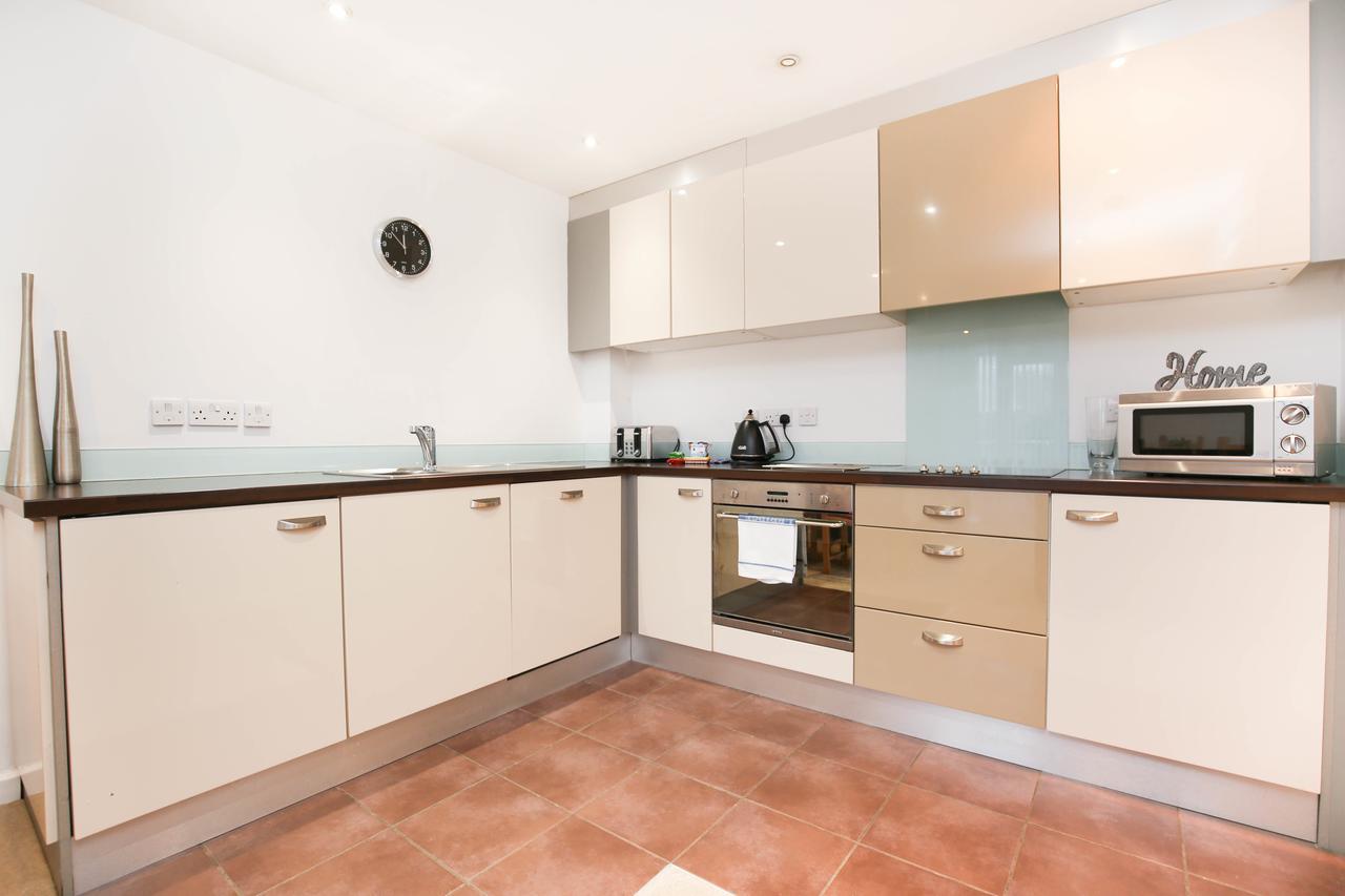 Week2Week Fabulous Newcastle City Centre Apartment *