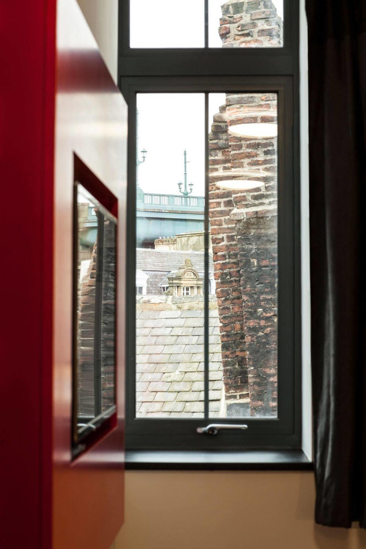 Easyhotel Hotel 2*