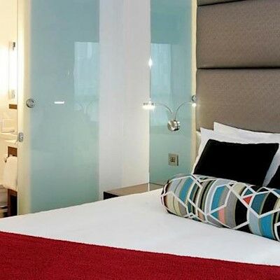 Sandman Signature Hotel 4*