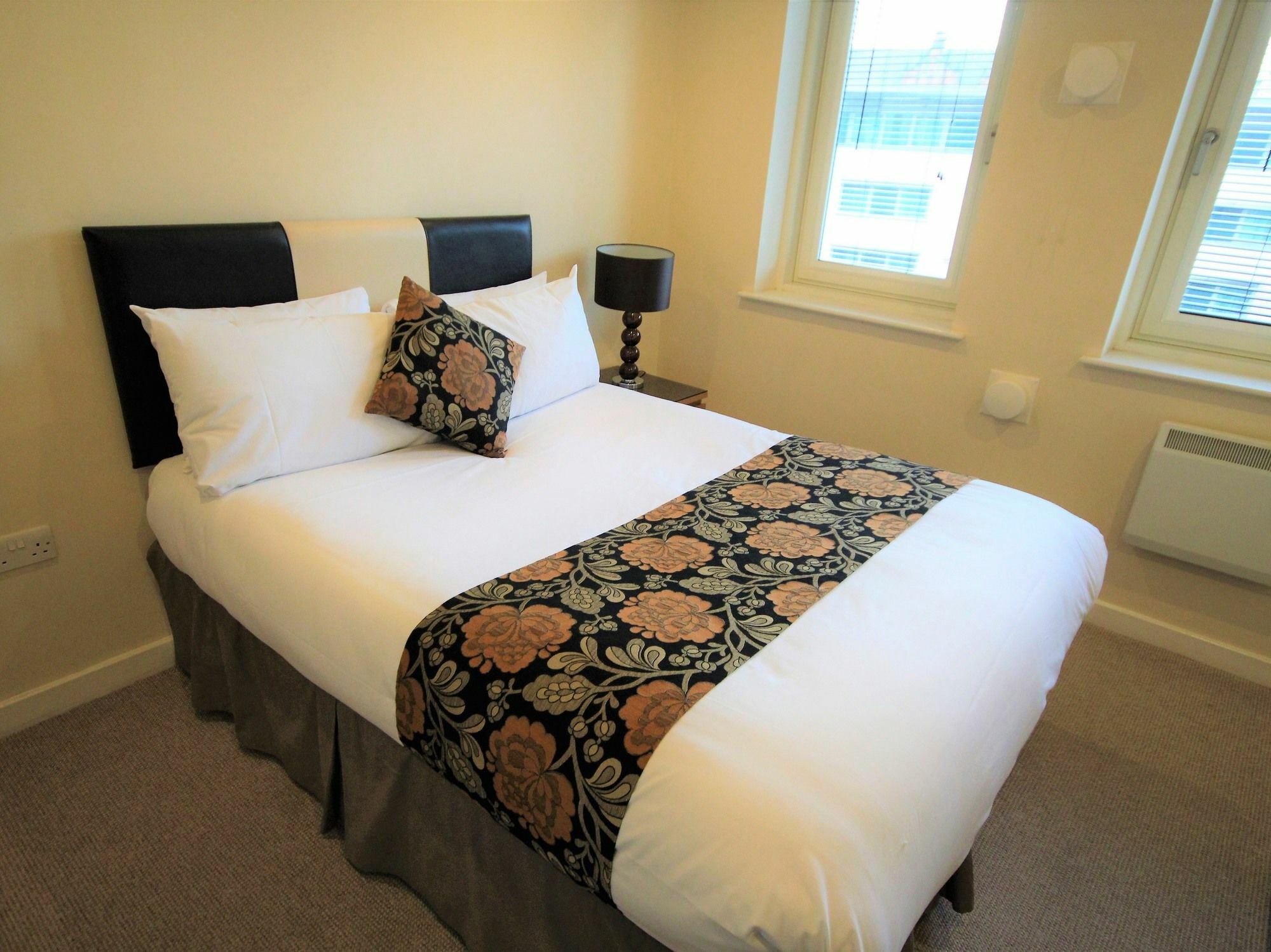 Week2Week Fabulous Newcastle City Centre Apartment *