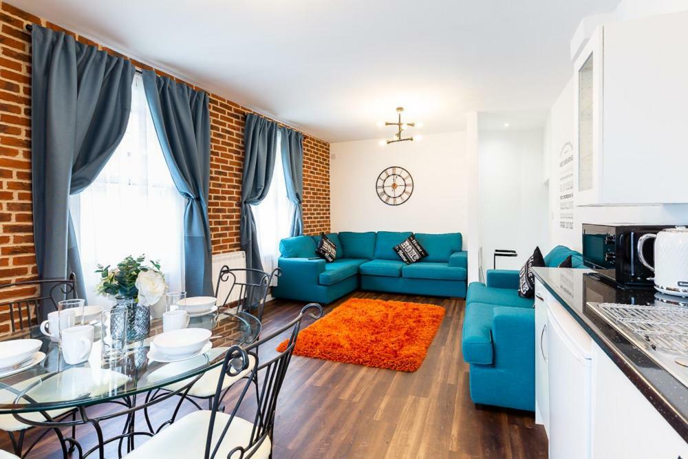 Apartment Honeypot House