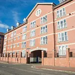 Sallyport 2 Bedroom Apartment City Centre 9