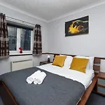 Sallyport 2 Bedroom Apartment City Centre 9
