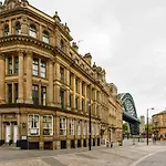 Stylish Apartment In The Heart Of Newcastle Centre