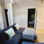 3 Bed City Centre Serviced Apartment - Sleeps 7