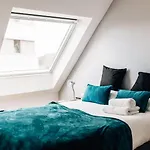 Short Stays Away 200
