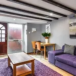 City Centre Super Spacious Apartments Free Parking And Wi Fi