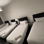 The Bake Apartment - 5 Bedroom Large Apartment Sleeps Up To 16 Person