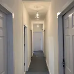 The Bake Apartment - 5 Bedroom Large Apartment Sleeps Up To 16 Person