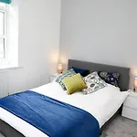 Beautiful Cozy 3 Bedroom 2 Bathroom Apartment