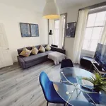 Newcastle City Centre, Two Bedroom, Sleeps 6