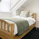 89 St John\'S Road Terrace House