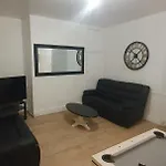 Hustlers Inn Apartment