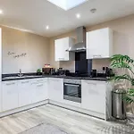 Stylish Duplex 5 Min From Centre