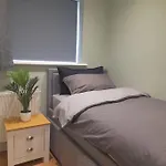 2 Bed City Apartment, Near Newcastle St James Park, Free Parking