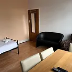 2 Bedroom Apartment, 5 Minutes From City Centre
