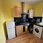 2 Bedroom Apartment, 5 Minutes From City Centre