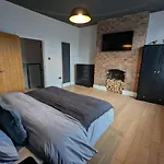 Urban Zen Den
