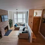 Urban Zen Den