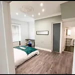 Lovely 1-Bedroom Apartment, Free Street Parking