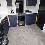 Cosy 3 Bedroom Property In Newcastle City Centre