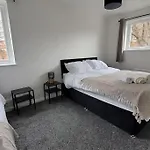Cosy 3 Bedroom Property In Newcastle City Centre