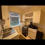 2 Bed Full House With Private Summer Garden