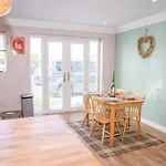 Holmside Hideaway