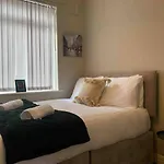 Chatsworth-2 Bdrm Sleeps 4 Ideal For Contractors