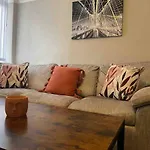 Chatsworth-2 Bdrm Sleeps 4 Ideal For Contractors