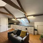 City Centre 2Bed Apartment Wi-Fi Parking