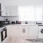 Warm & Cosy Home Away From Home