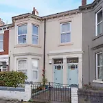 New! 2Br In Biddlestone Road