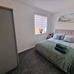 Urban Retreat In Newcastle- Pet Friendly- Garden