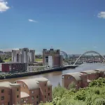 Beautiful Duplex Penthouse - Roof Garden, Views, Parking