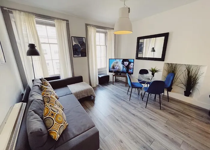 Newcastle City Centre, Two Bedroom, Sleeps 6