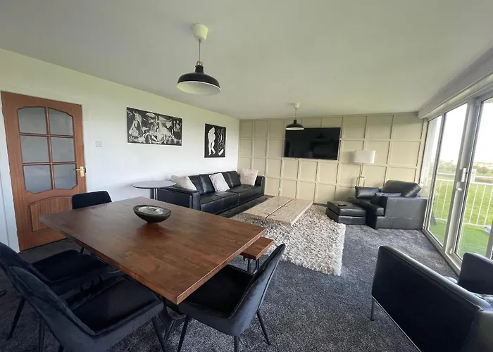 3 Bedroom Apartment With Golf Course View