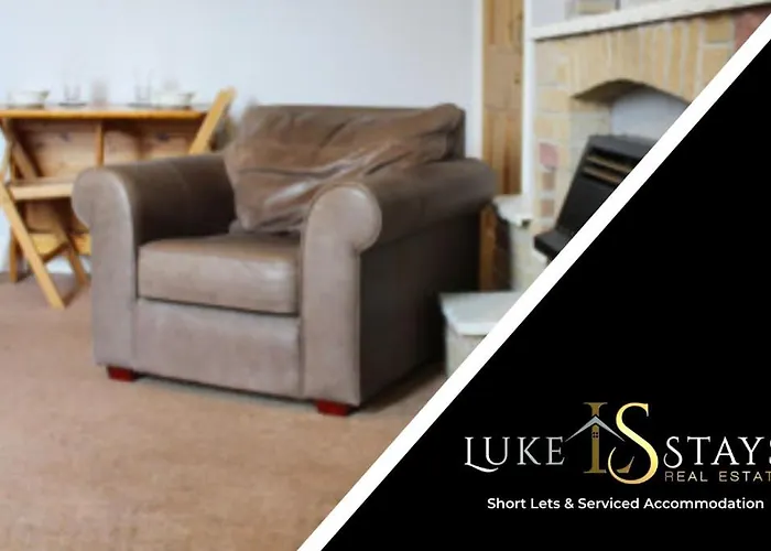 Luke Stays - Tamworth Road