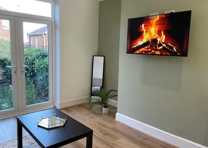 Whole House Modern Two Bedroom In Newcastle - Free Parking