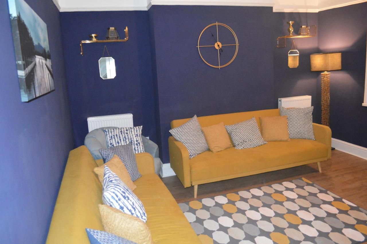 9 Bed House Apartment *