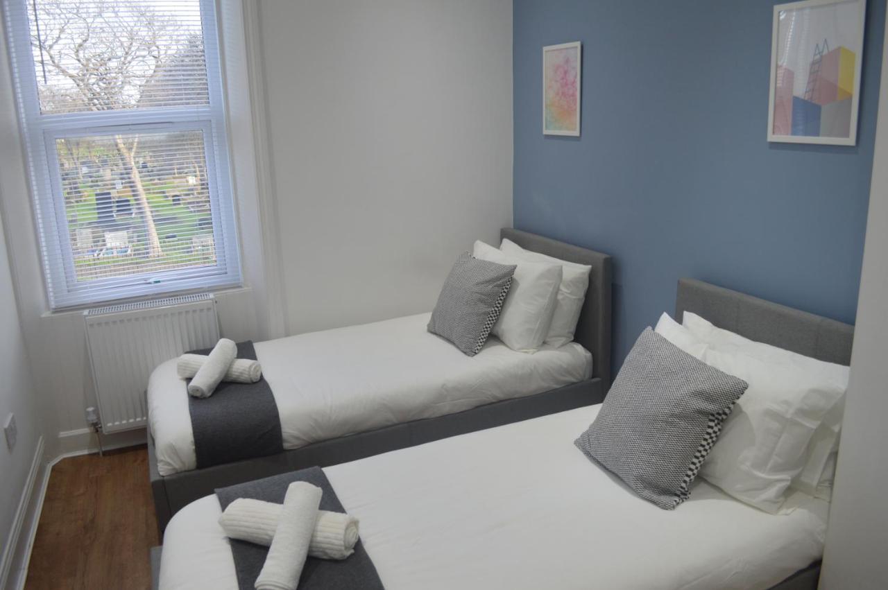 9 Bed House *