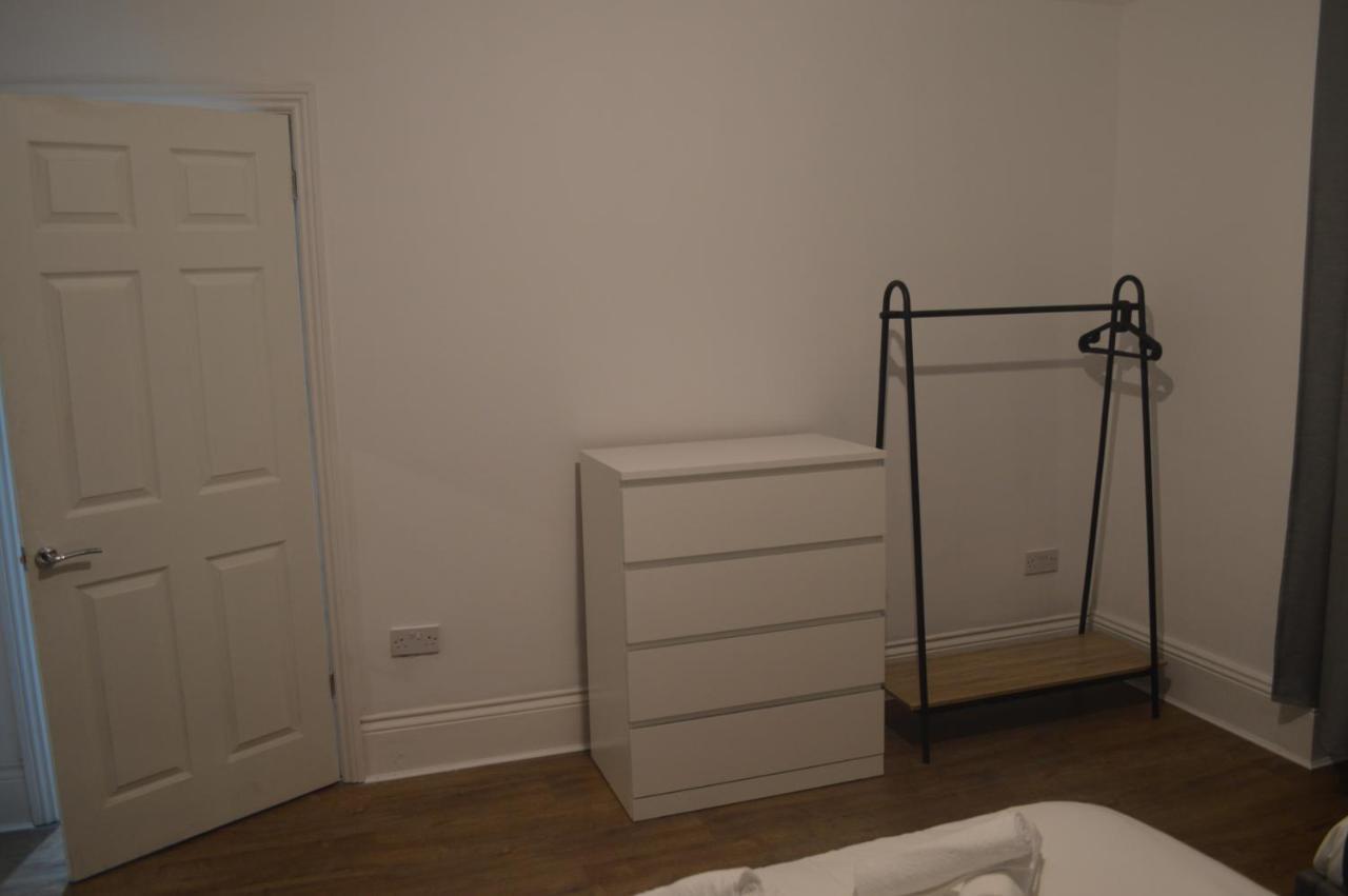 9 Bed House *
