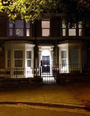 Lovely Abode In - Sleeps 4 - Ground Floor Apartment *